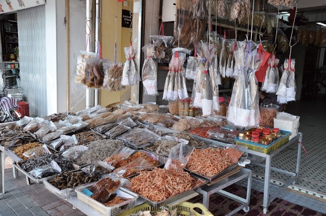 長洲美食/有好多唔同種類既咸魚賣，都係當地人親手製作。（網上圖片）/咸魚